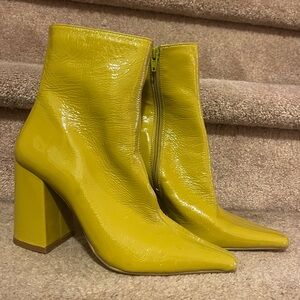 Steve Madden Pointed-Toe Patent Ankle Boots in Yellow